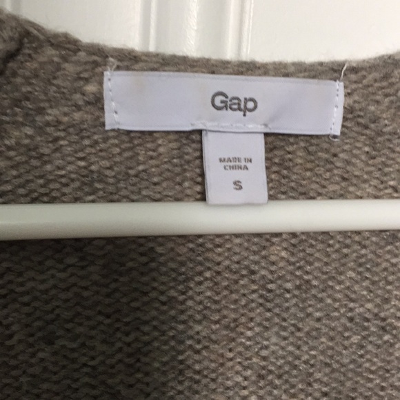 Size small Gap cardigan! - Picture 4 of 4
